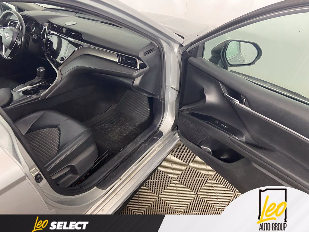 Used 2020 Toyota Camry SE w/ Audio Package FWD image 17