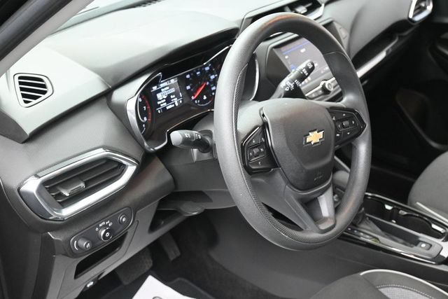 Used 2023 Chevrolet TrailBlazer LT FWD image 12