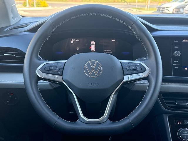 Used 2024 Volkswagen Taos SE AWD/4WD image 14