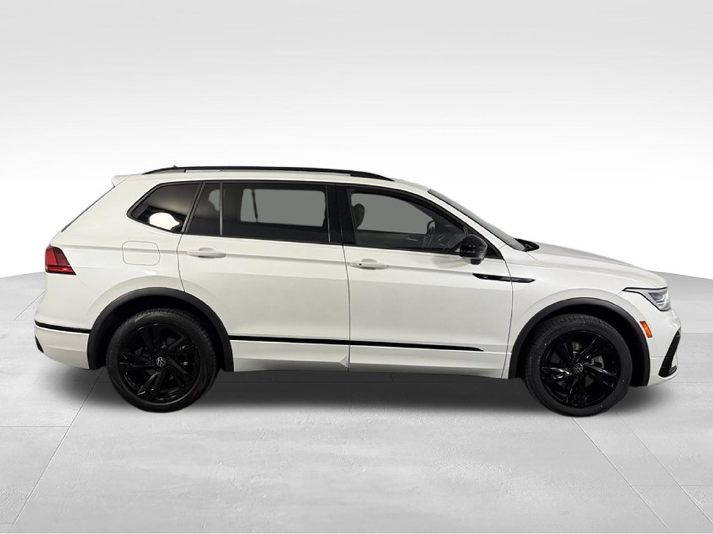 Used 2023 Volkswagen Tiguan SE R-Line AWD/4WD image 6