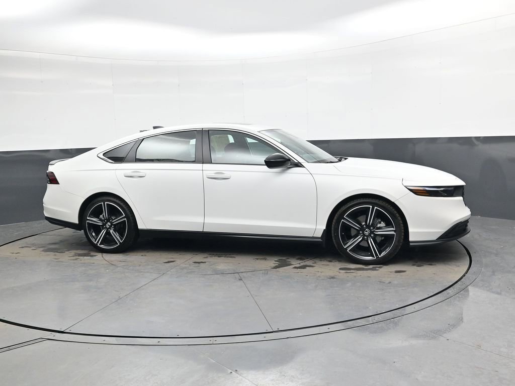 Used 2025 Honda Accord Sport image 3