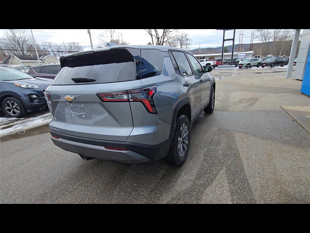 New 2026 Chevrolet Equinox LT w/ Convenience Package II image 8