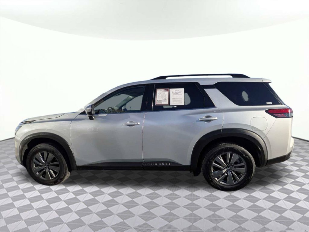 Used 2024 Nissan Pathfinder SV FWD image 6