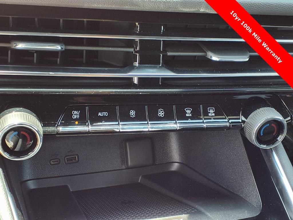 New 2025 Chevrolet Traverse LT w/ Driver Confidence Package image 21