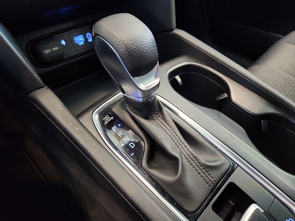 Used 2020 Hyundai Santa Fe SE image 17