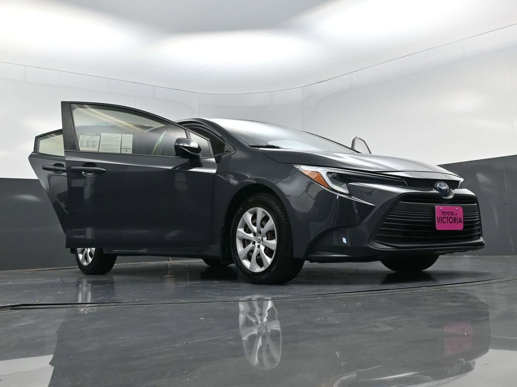 Used 2023 Toyota Corolla LE image 24