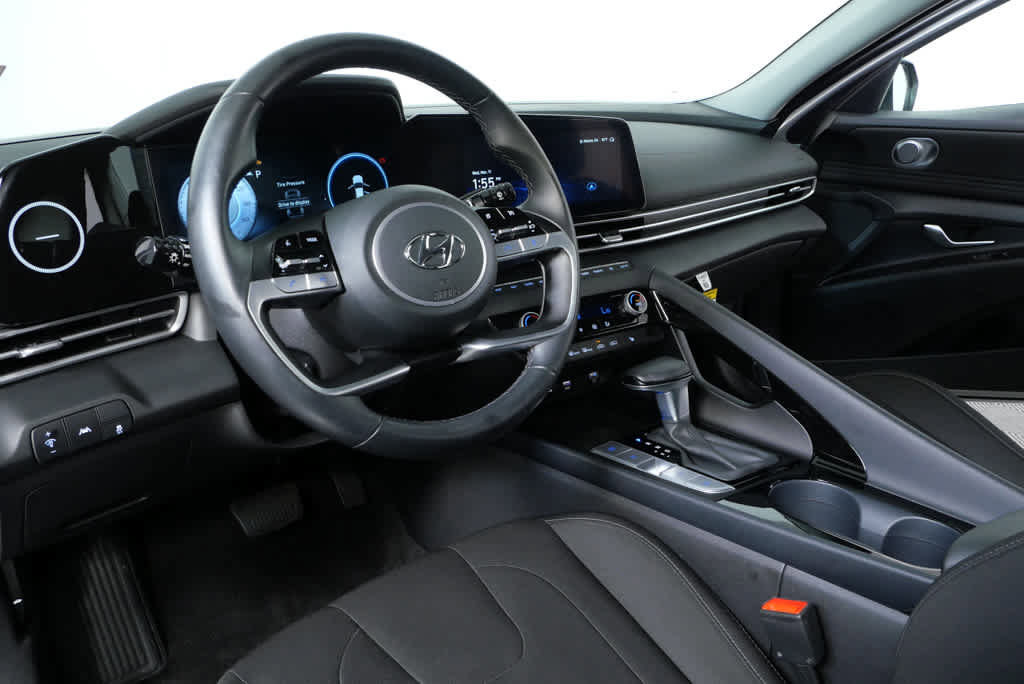 Certified 2023 Hyundai Elantra SEL w/ Convenience Package image 4