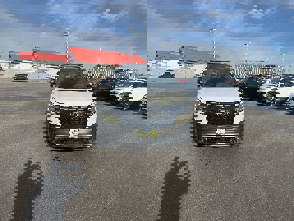 Used 2023 Nissan Pathfinder Rock Creek image 2