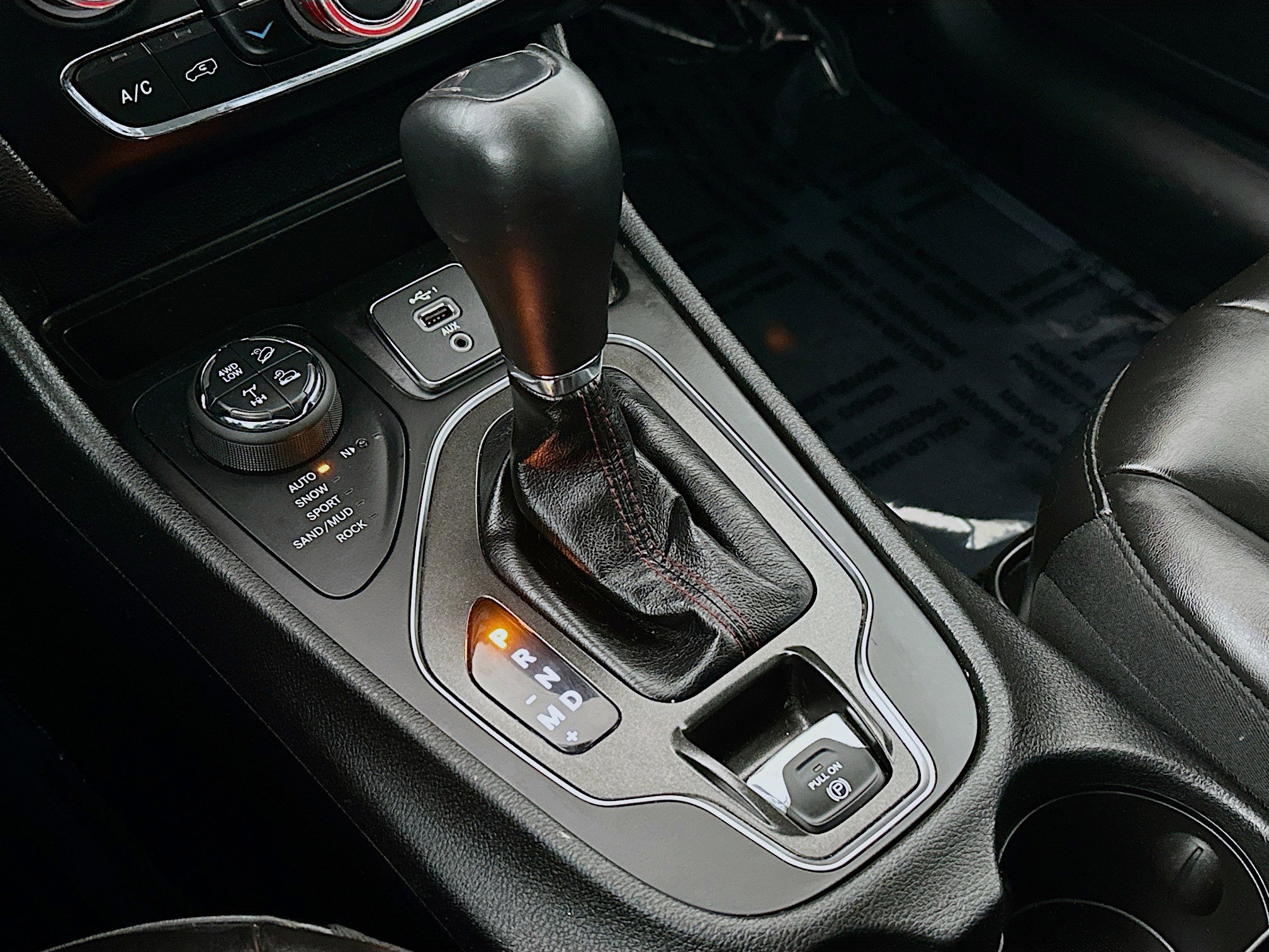 Used 2021 Jeep Cherokee Trailhawk image 16