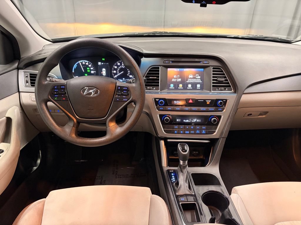Used 2017 Hyundai Sonata SE FWD image 8