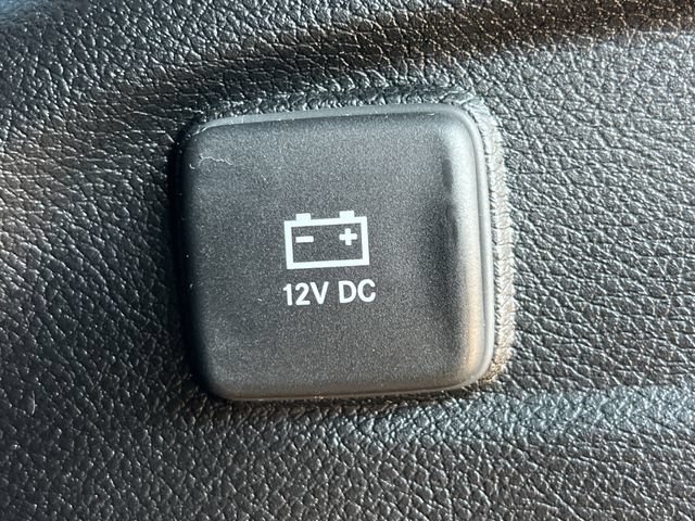Used 2024 Jeep Grand Cherokee L Altitude AWD/4WD image 9