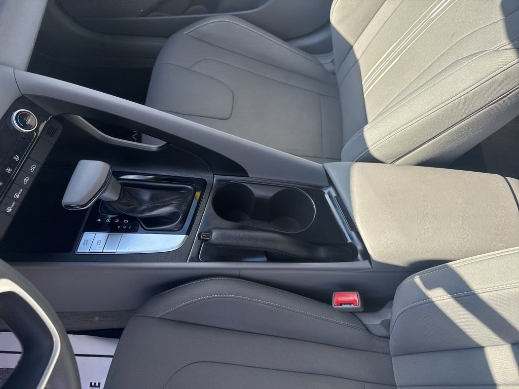 Used 2023 Hyundai Elantra SEL image 28