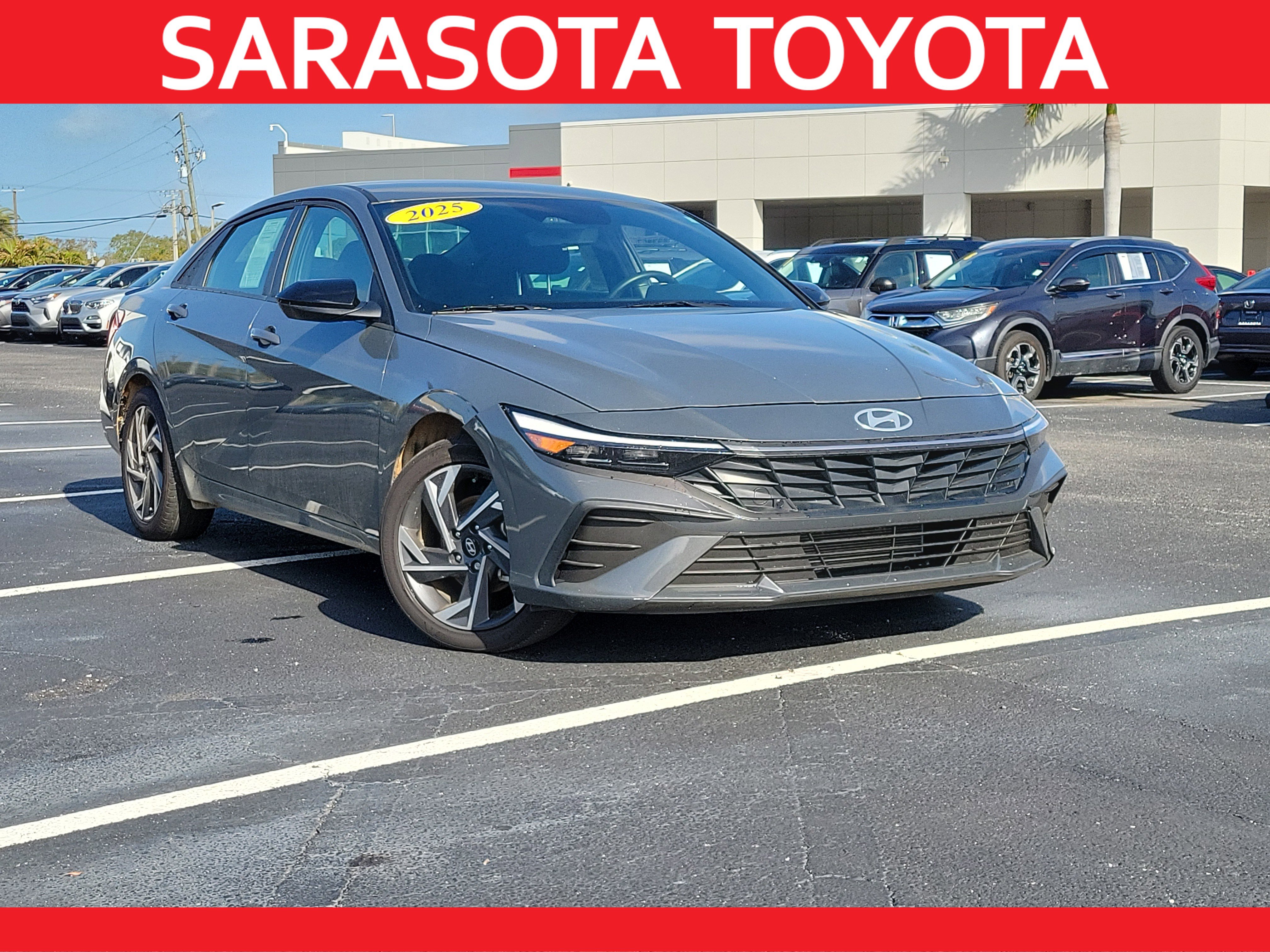 Used 2025 Hyundai Elantra Sport image 1