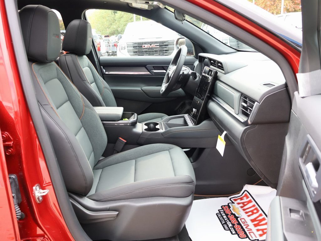 New 2026 GMC Terrain AT4 w/ LPO, Black Badging Package AWD/4WD image 35