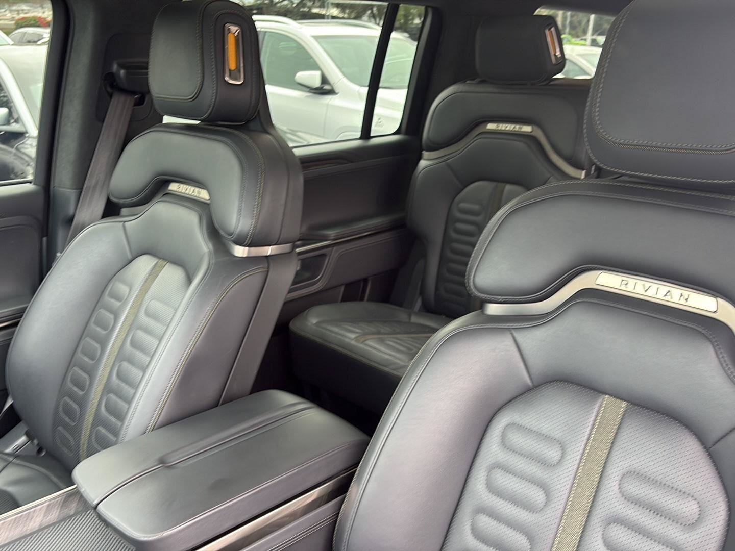 Used 2022 Rivian R1S Launch Edition AWD/4WD image 25