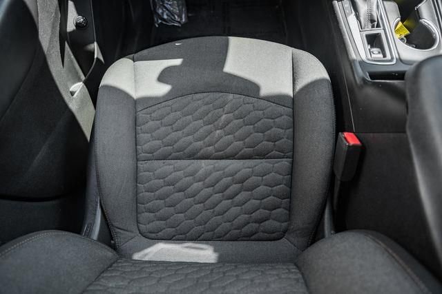 Used 2018 Chevrolet Equinox LT w/ Sun & Infotainment Package image 30