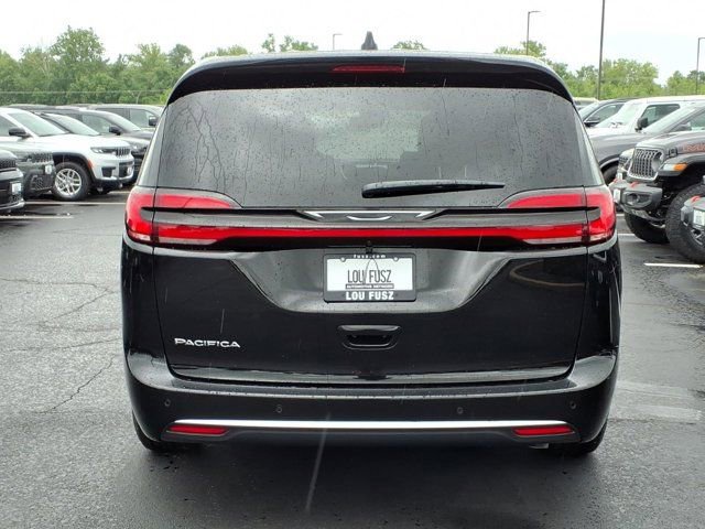 New 2027 Chrysler Pacifica Select FWD image 20
