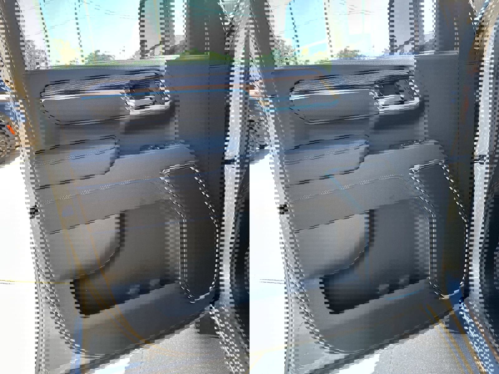 New 2025 GMC Sierra 2500 SLE w/ SLE Value Package; image 22