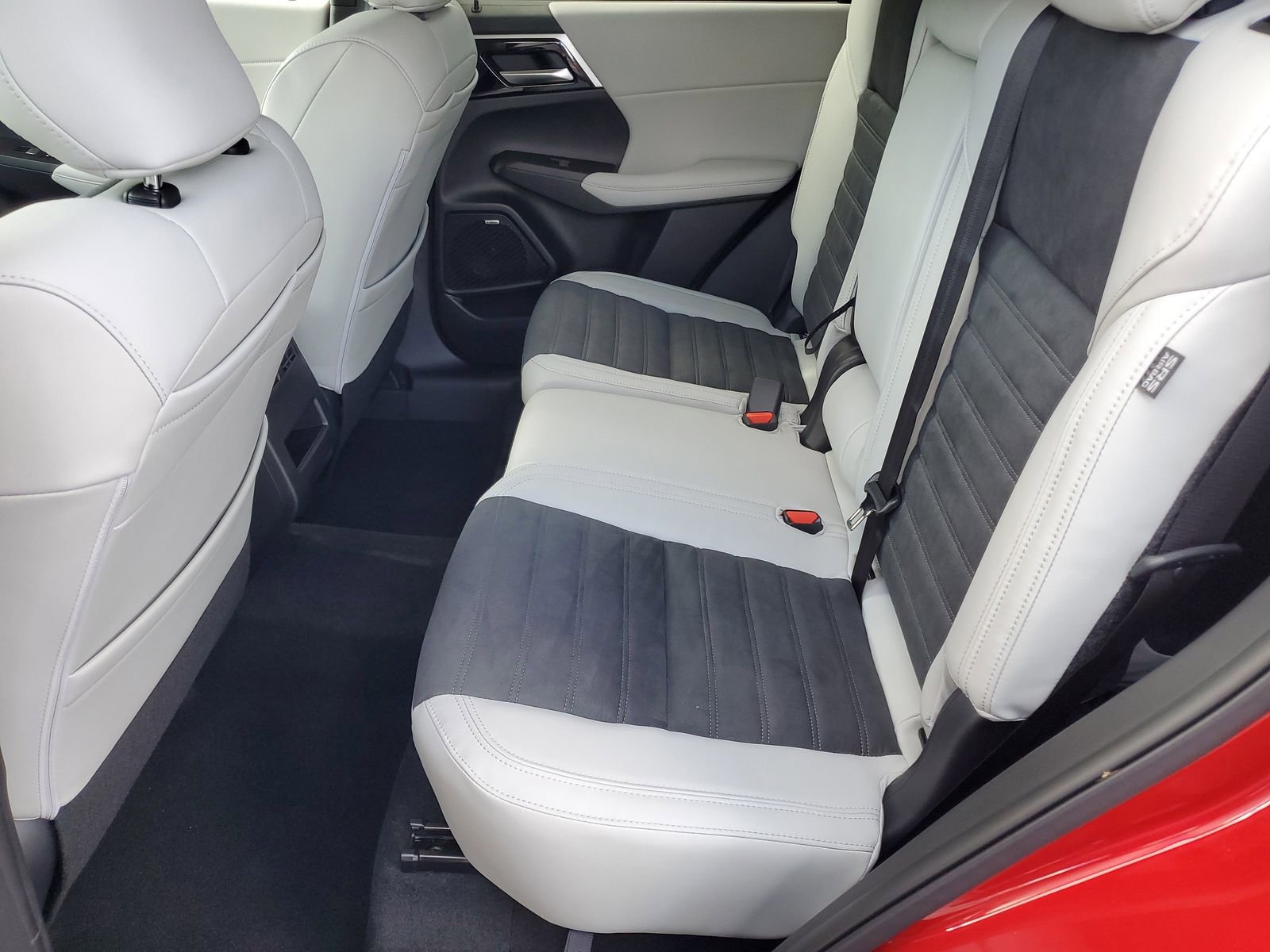 New 2025 Mitsubishi Outlander SE image 20