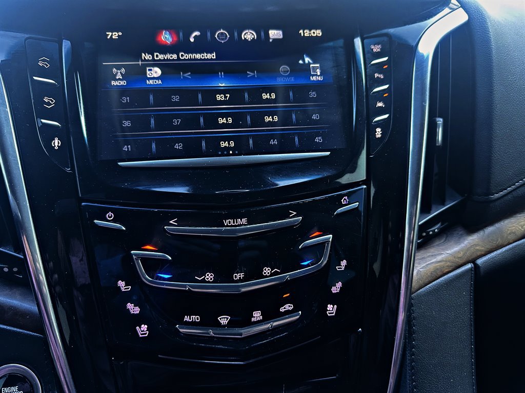 Used 2016 Cadillac Escalade ESV Luxury AWD/4WD image 17