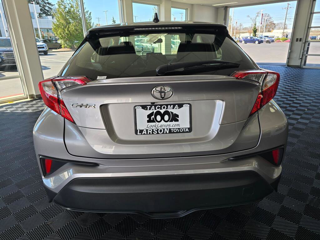 Used 2020 Toyota C-HR XLE image 4