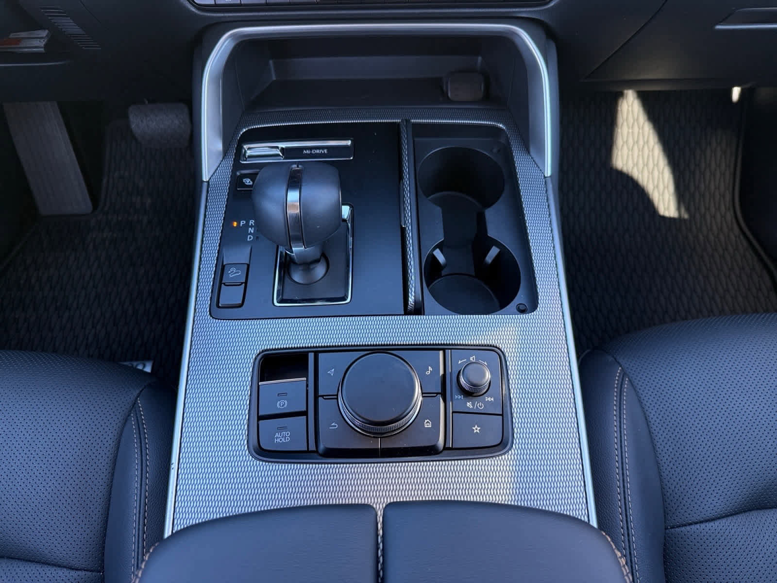 Used 2025 MAZDA CX-90 Plug-In Hybrid w/ Preferred image 15