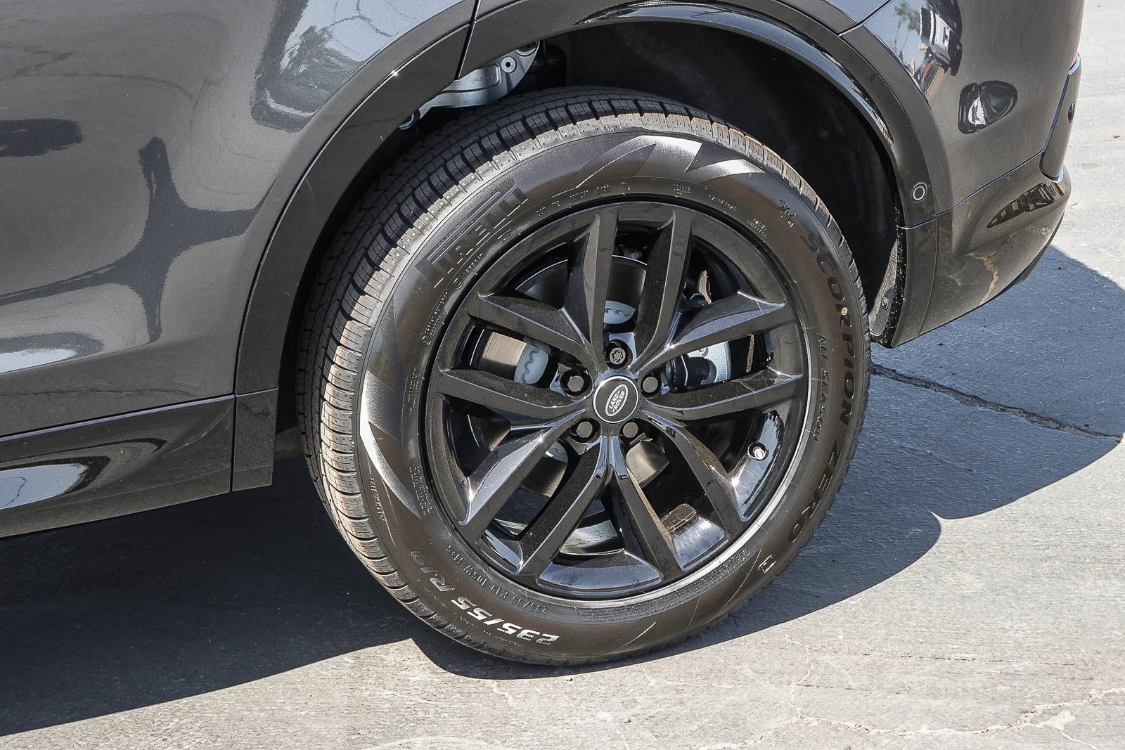 New 2026 Land Rover Discovery Sport Landmark AWD/4WD image 10