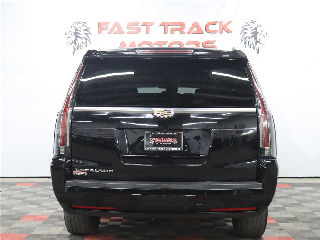 Used 2018 Cadillac Escalade ESV Luxury AWD/4WD image 5