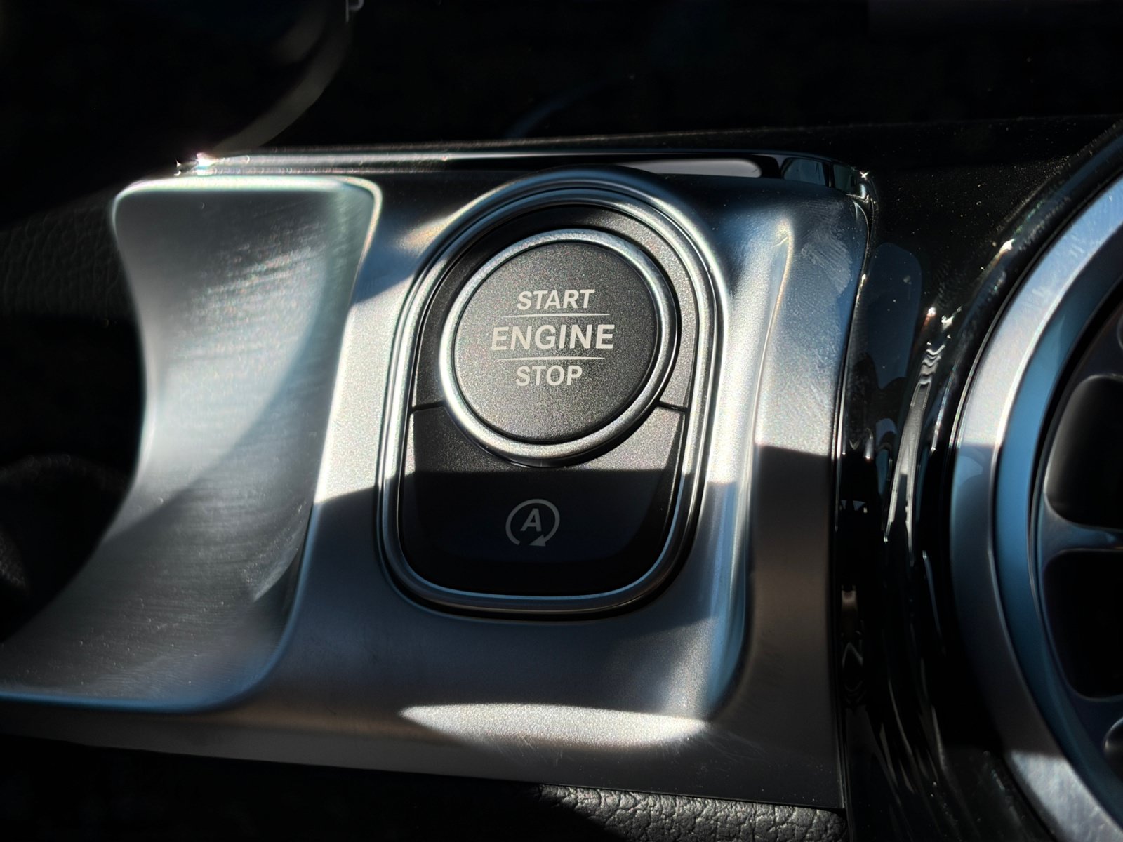 New 2026 Mercedes-Benz GLB 250 4MATIC image 30
