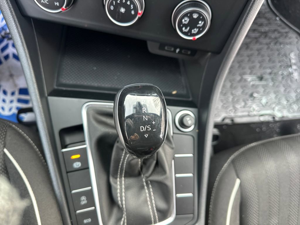 Certified 2023 Volkswagen Jetta Sport image 12