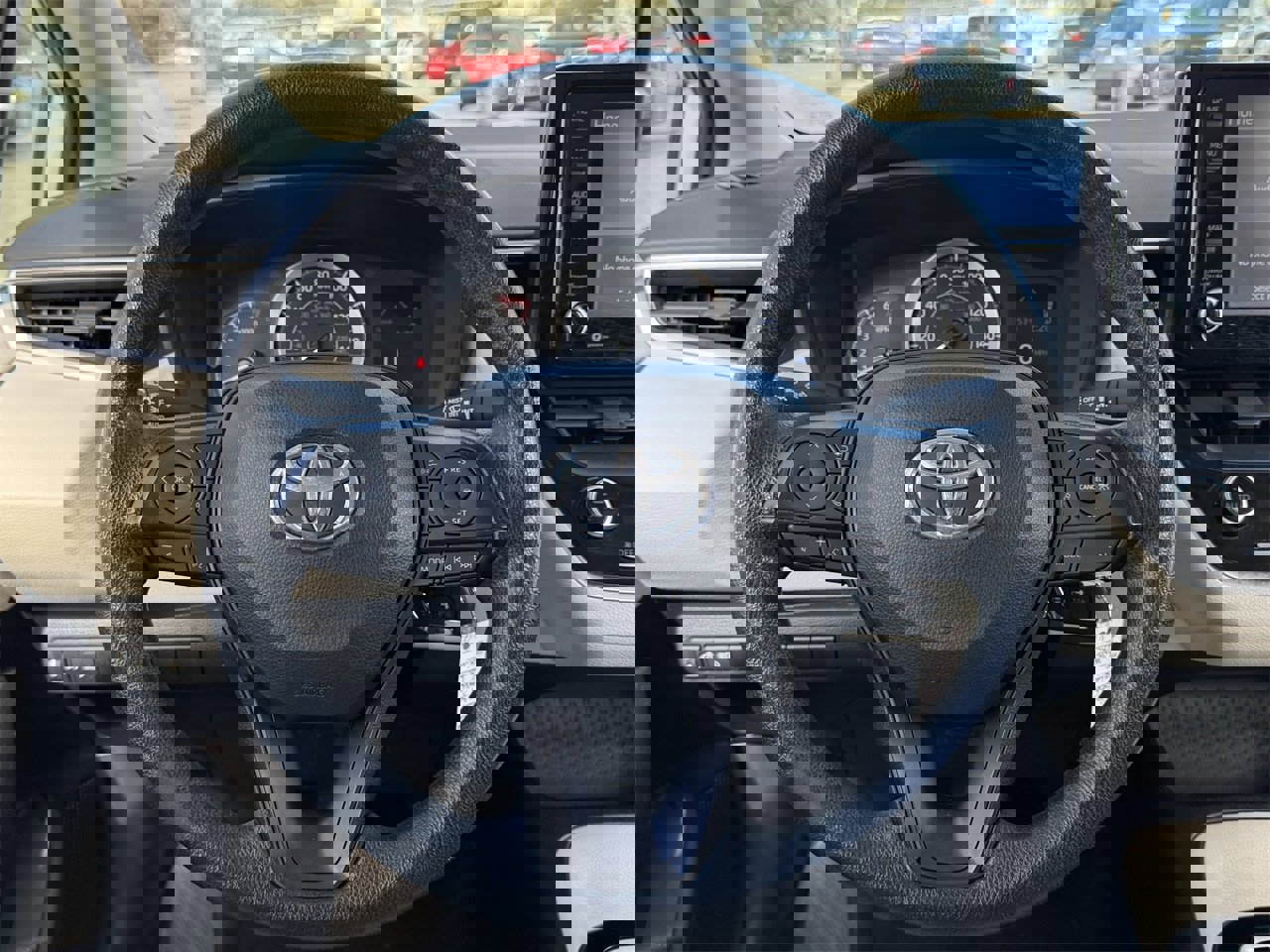 Used 2022 Toyota Corolla LE image 11