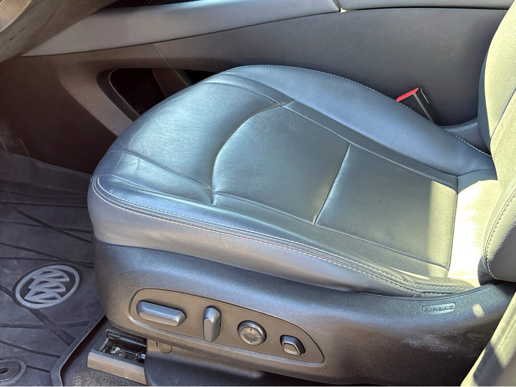 Used 2022 Buick Enclave Premium image 22