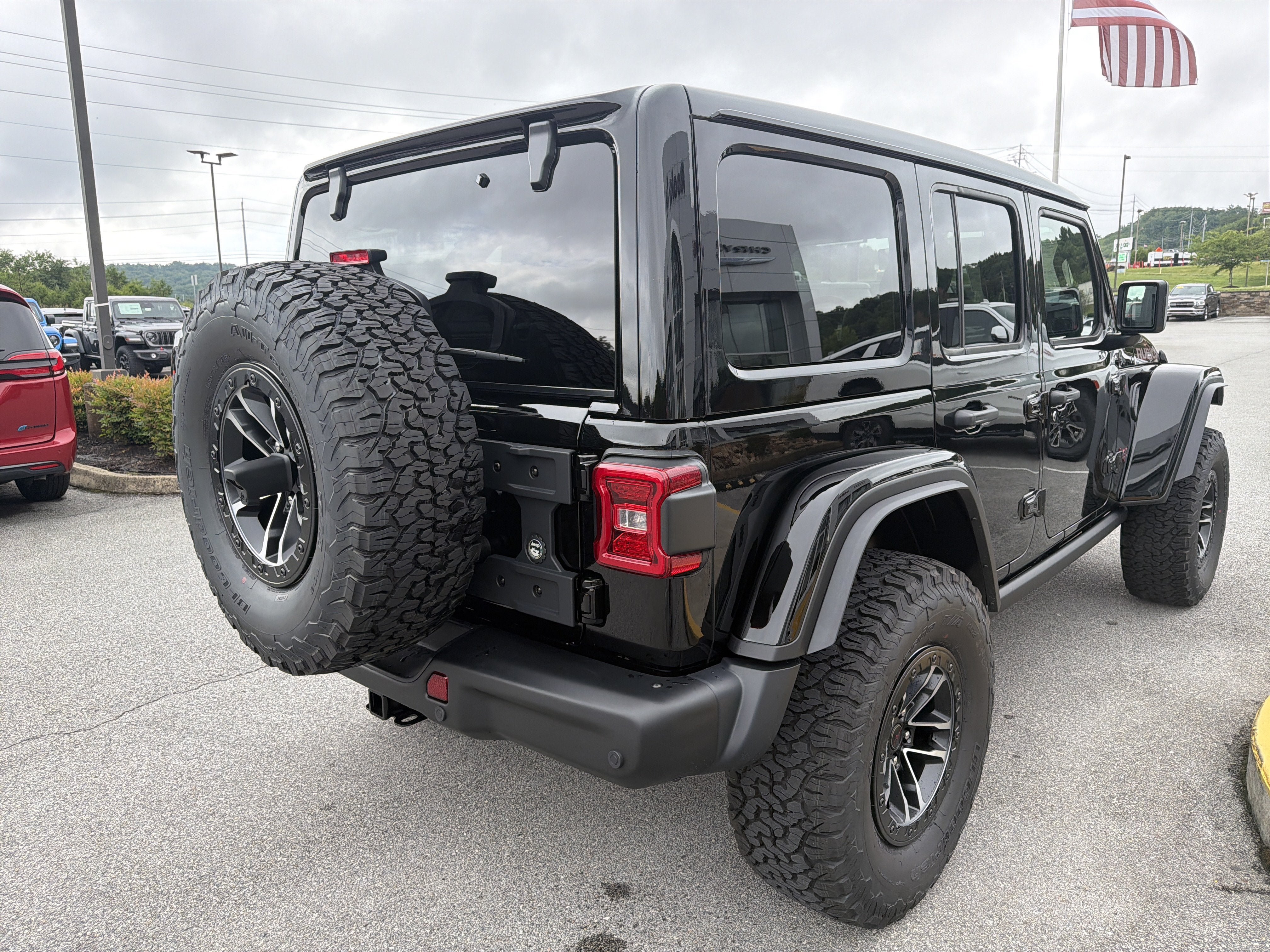 New 2026 Jeep Wrangler Unlimited Rubicon AWD/4WD image 7