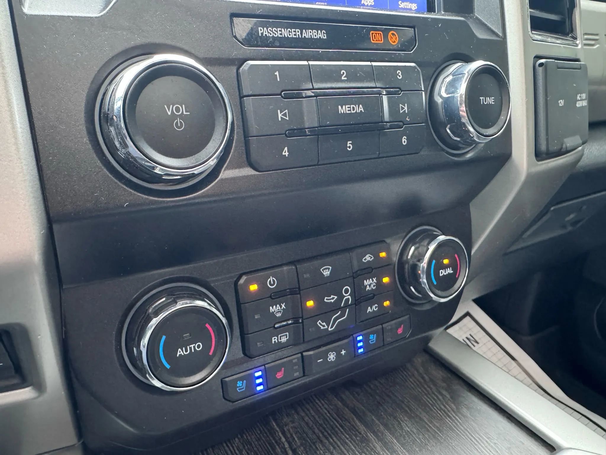 Used 2021 Ford F250 Lariat AWD/4WD image 39