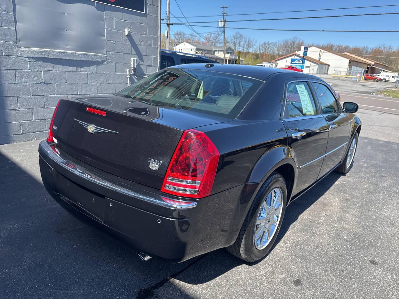Used 2010 Chrysler 300 C w/ Luxury Group II AWD/4WD image 8