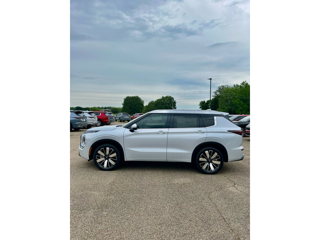 New 2026 Mitsubishi Outlander SEL FWD image 4