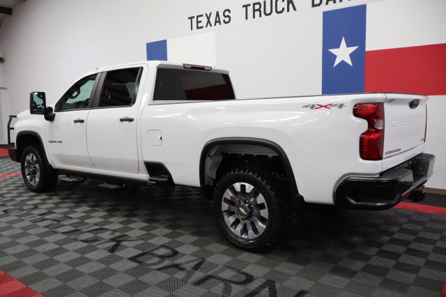 Used 2022 Chevrolet Silverado 2500 Custom w/ Custom Value Package AWD/4WD image 5