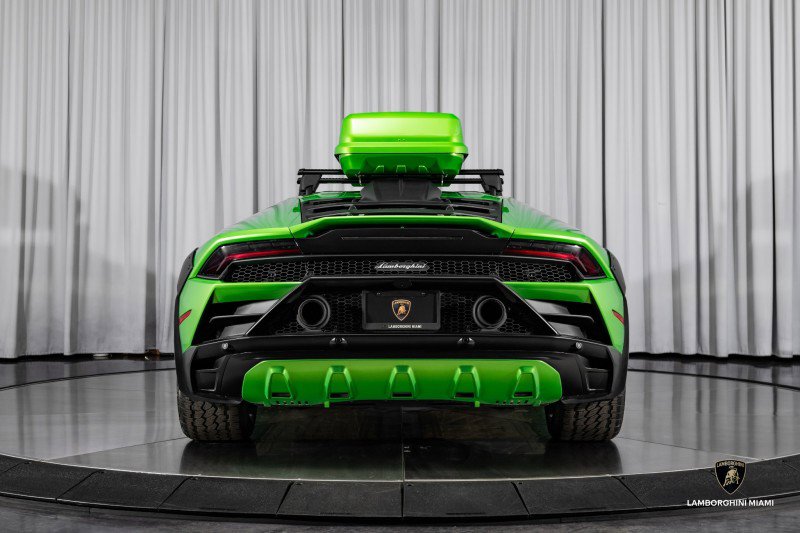 Used 2024 Lamborghini Huracan Sterrato image 19