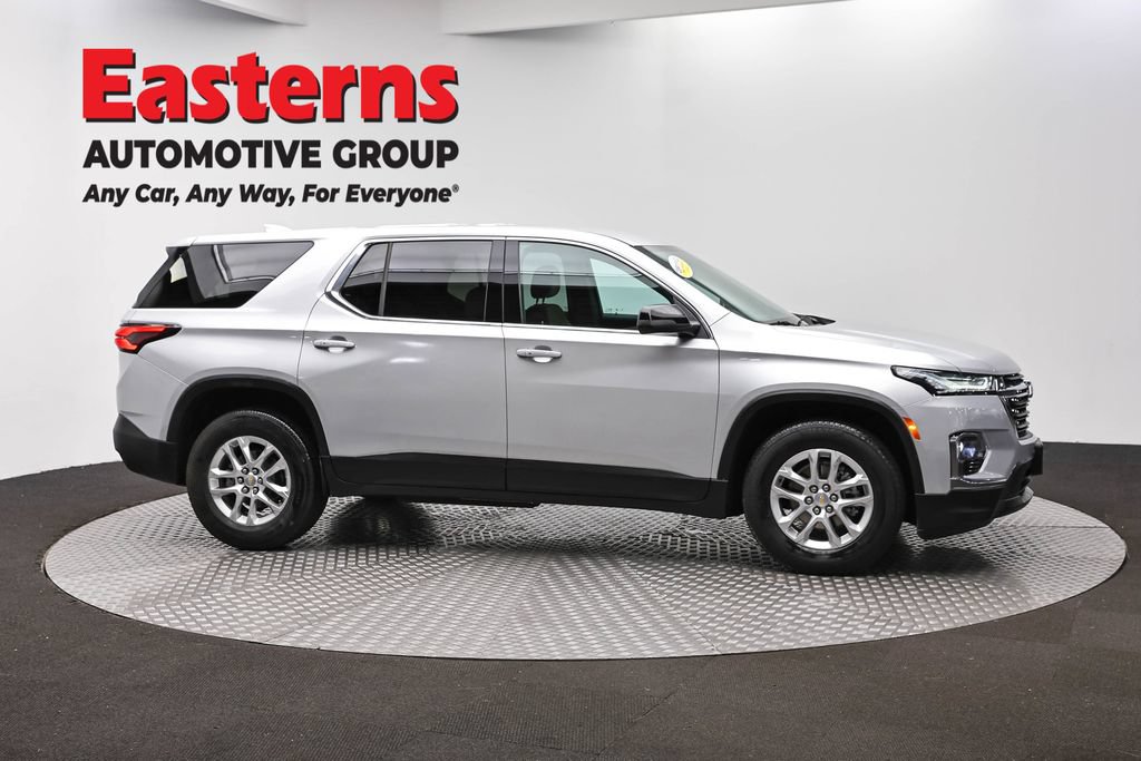 Used 2022 Chevrolet Traverse LS AWD/4WD image 4