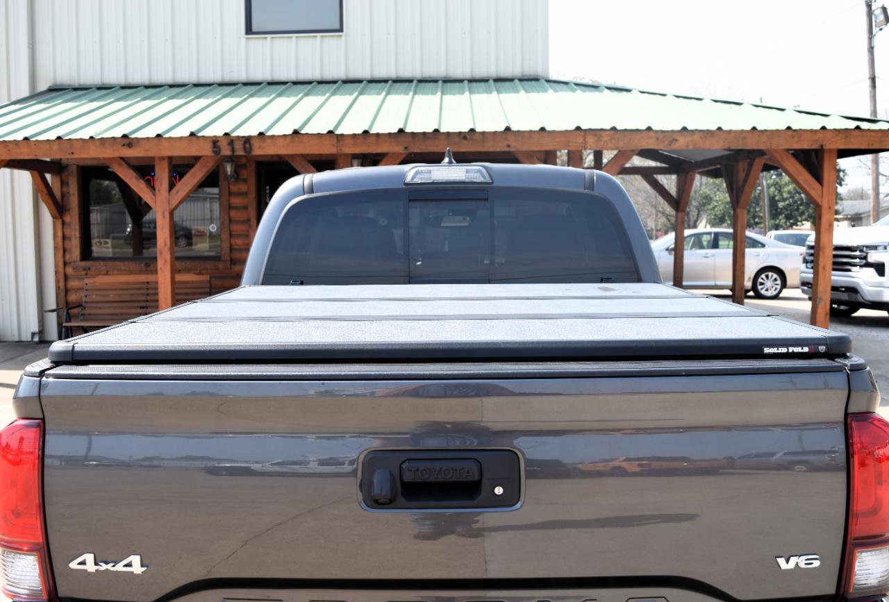 Used 2018 Toyota Tacoma SR5 AWD/4WD image 7