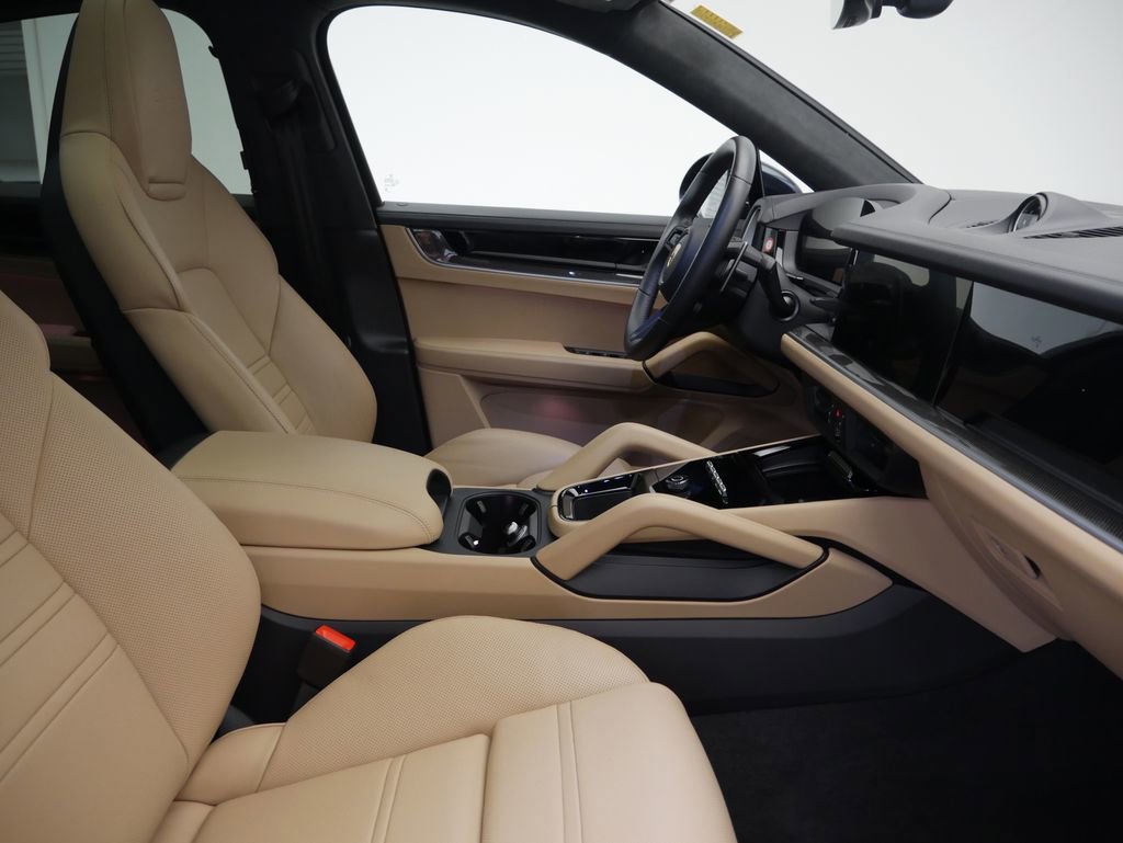 Certified 2024 Porsche Cayenne Turbo image 25