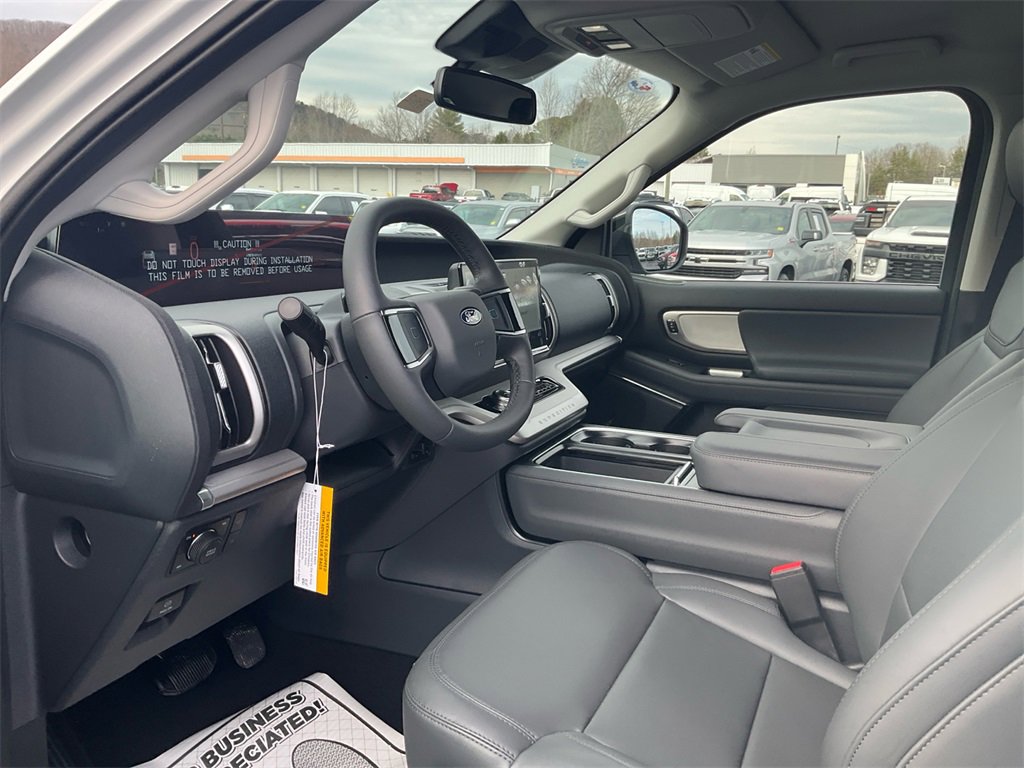 New 2026 Ford Expedition Active image 15
