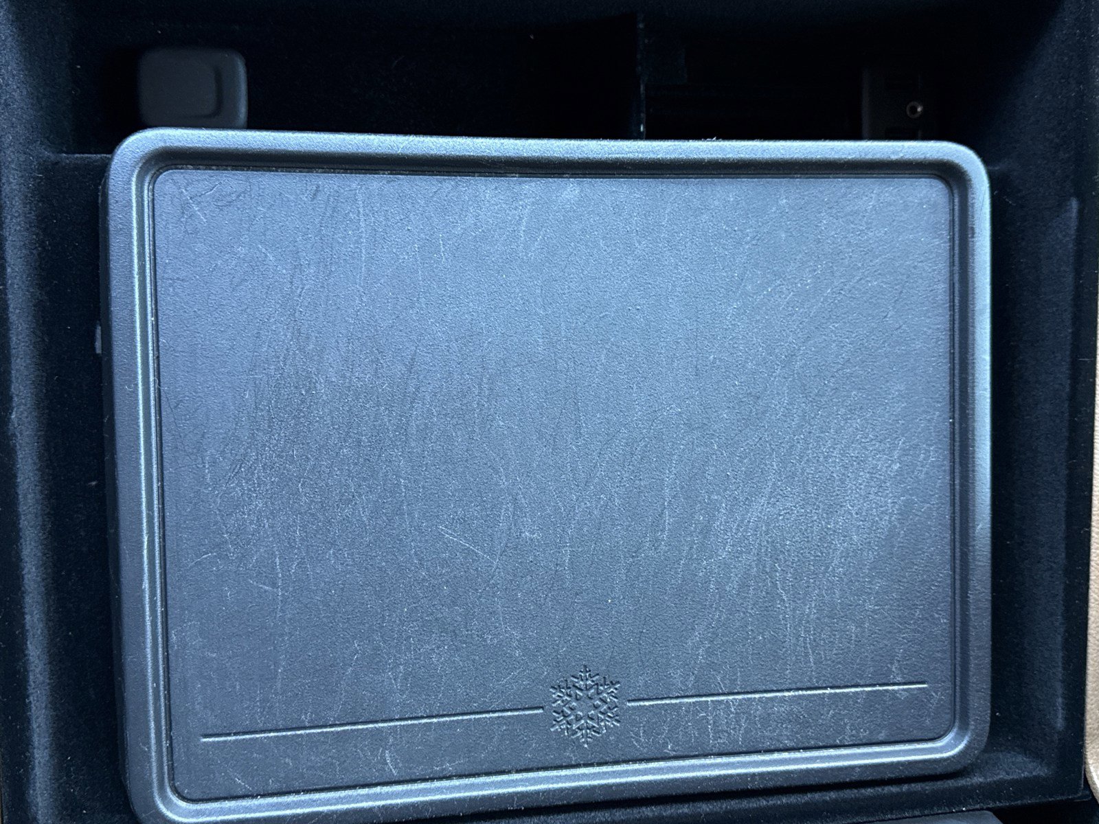 Used 2017 Cadillac Escalade Platinum image 43