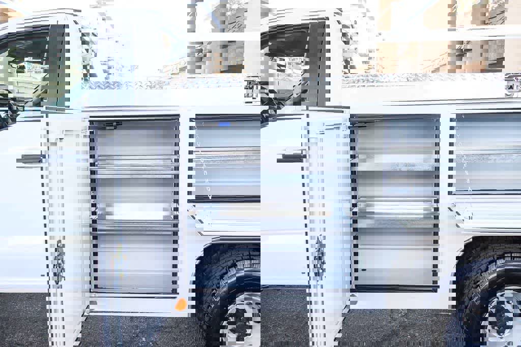 New 2026 Ford F350 XL w/ XL Chrome Package image 32