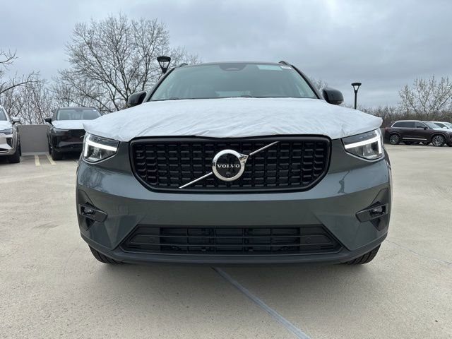 New 2026 Volvo XC40 B5 Plus w/ Climate Package image 2