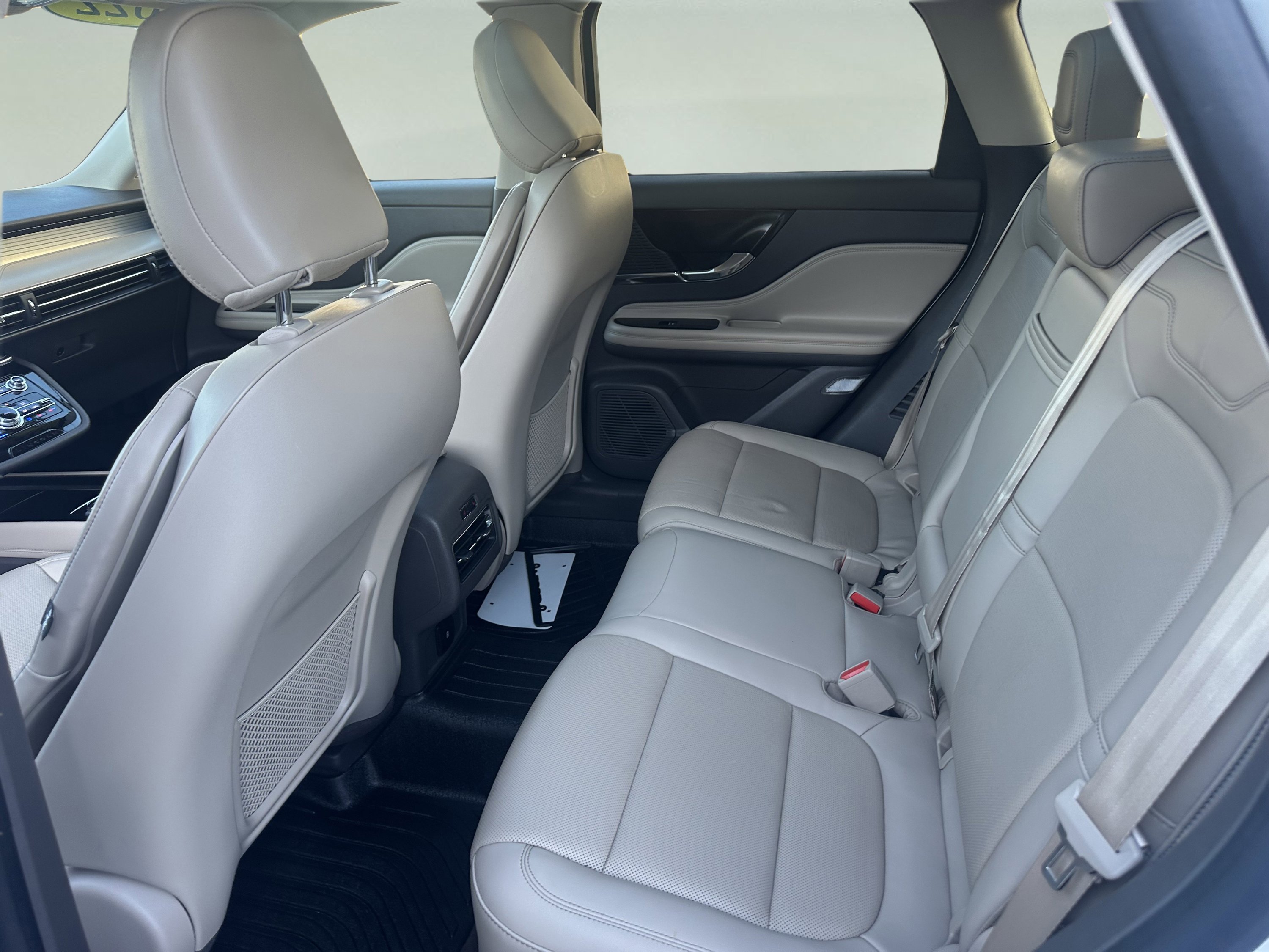 Used 2022 Lincoln Corsair AWD w/ Premium Package image 9