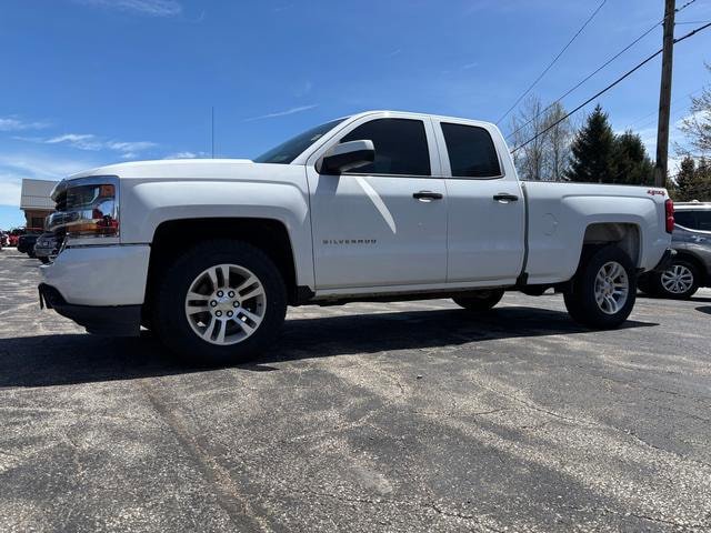 Used 2018 Chevrolet Silverado 1500 W/T w/ Trailering Package AWD/4WD image 3