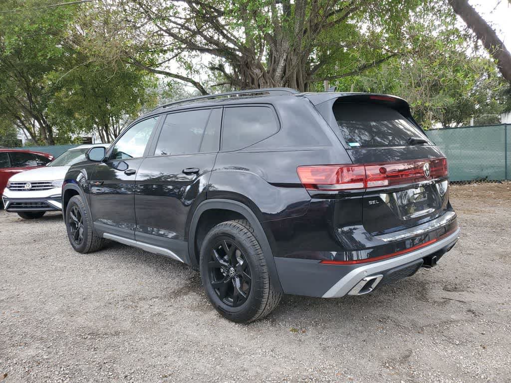Certified 2024 Volkswagen Atlas Peak Edition SEL AWD/4WD image 15