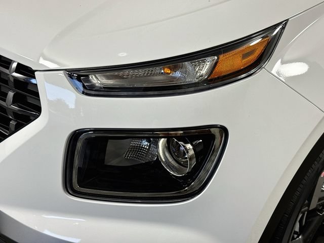 New 2026 Hyundai Venue SEL FWD image 3