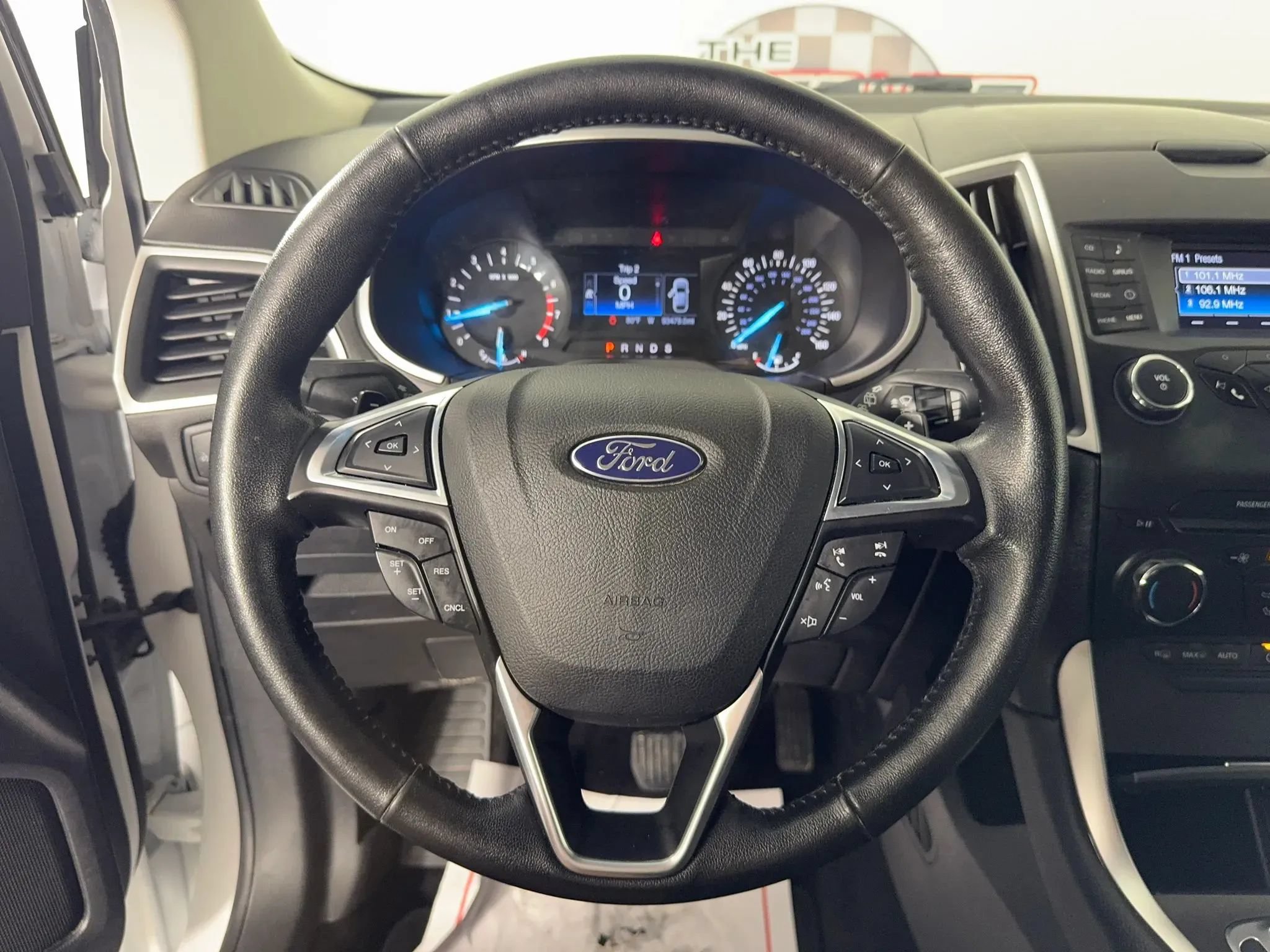 Used 2016 Ford Edge SEL FWD image 13